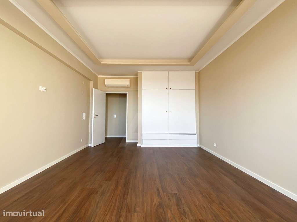 Apartamento T4 em Cascais com vista Mar e Serra-24