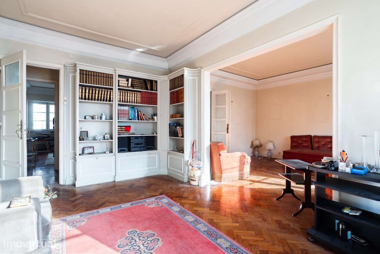 Apartamento T6 para Remodelação Total nas Avenidas Novas - Grande imagem: 2/40