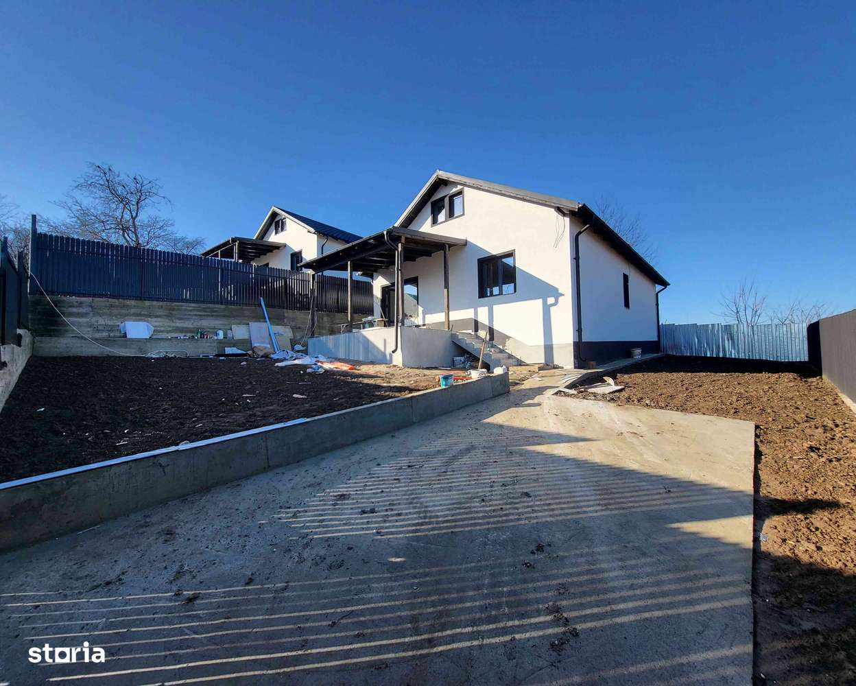 Casă modernă Margineni-0