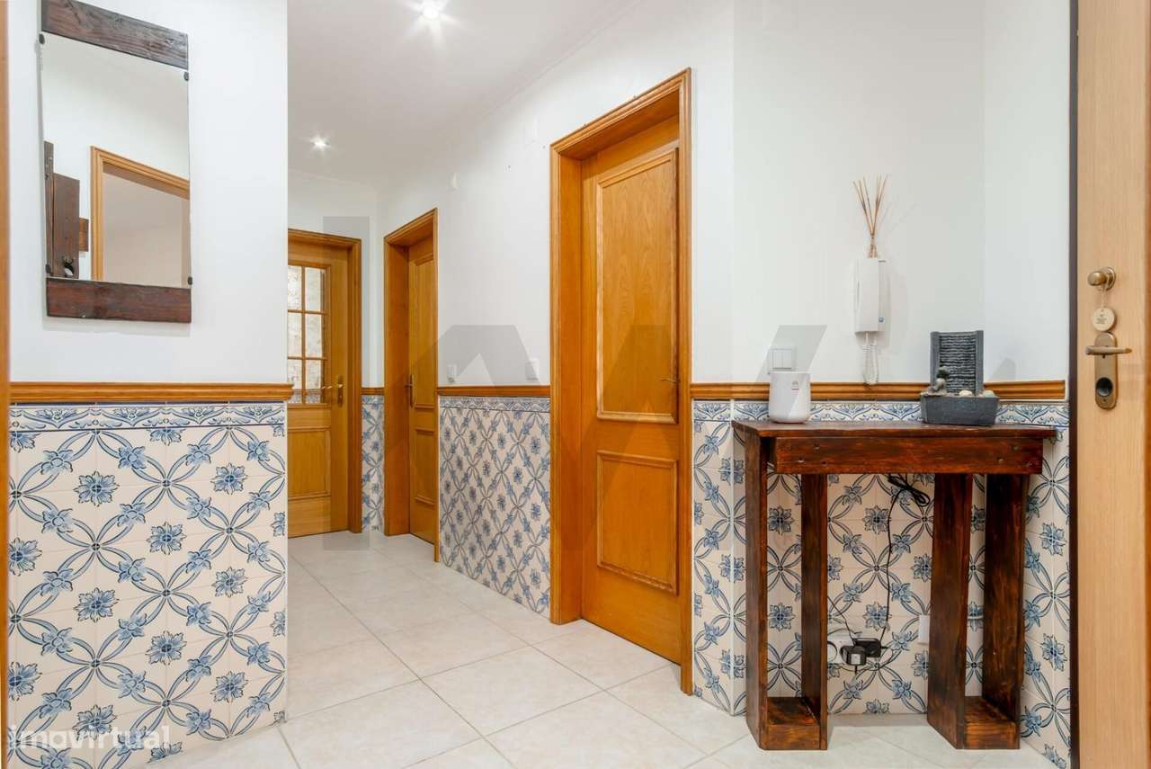 Apartamento T2 com elevador, varandas, arrecadação e Vista Fantástica-20