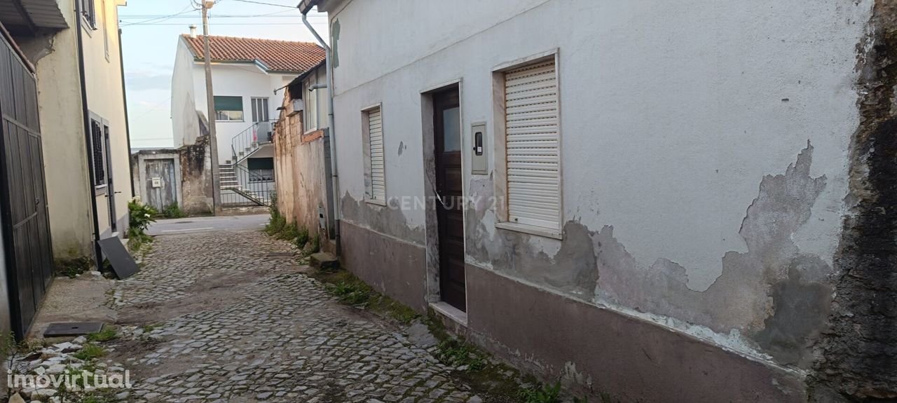 Casa habitável com sótão amplo - Casa a precisar de remodelação - 2 en