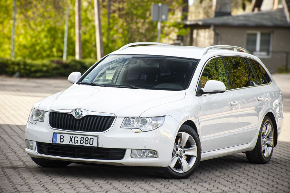 Skoda Superb II 2.0 TDI DSG Ambition 2011