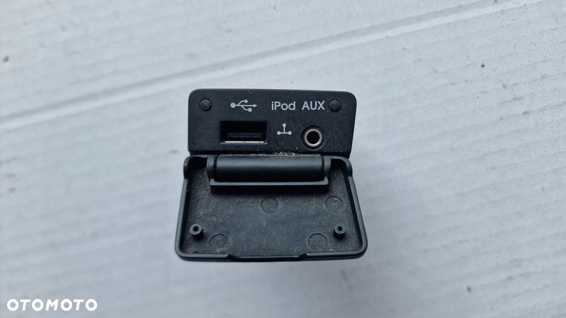 Gniazdo USB AUX Kia Ceed I 202006806 media - 2