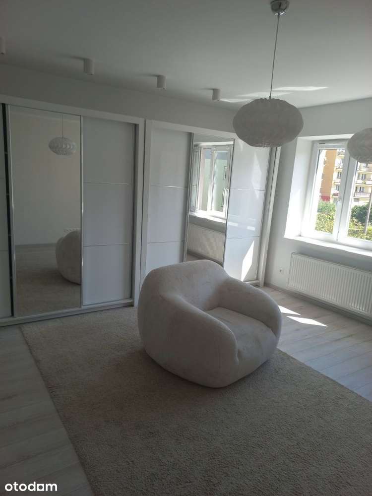 Sprzedam mieszkanie w pobliżu Forum.-2