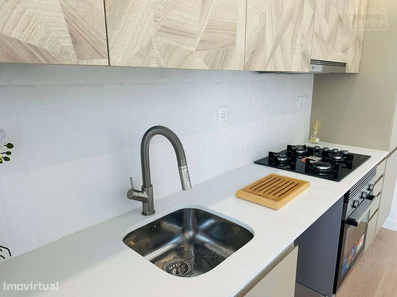 Vendo T2 Almada Totalmente Remodelado-5