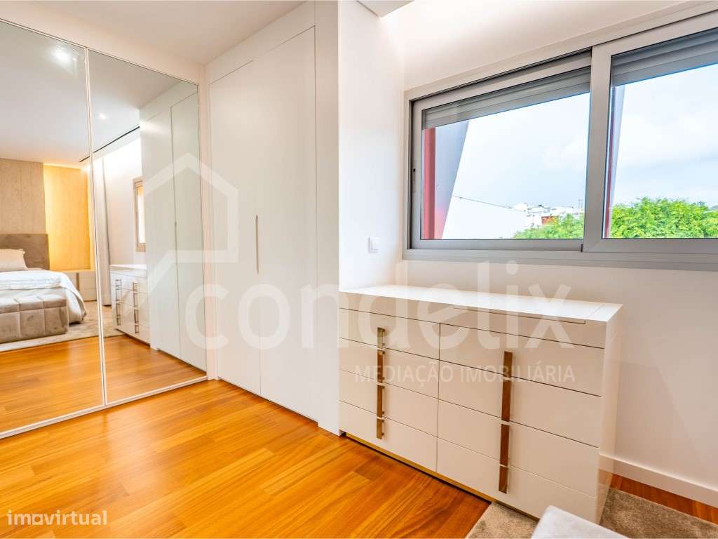 Moradia T3 com terraço, piscina e decoração de autor, Madalena-42