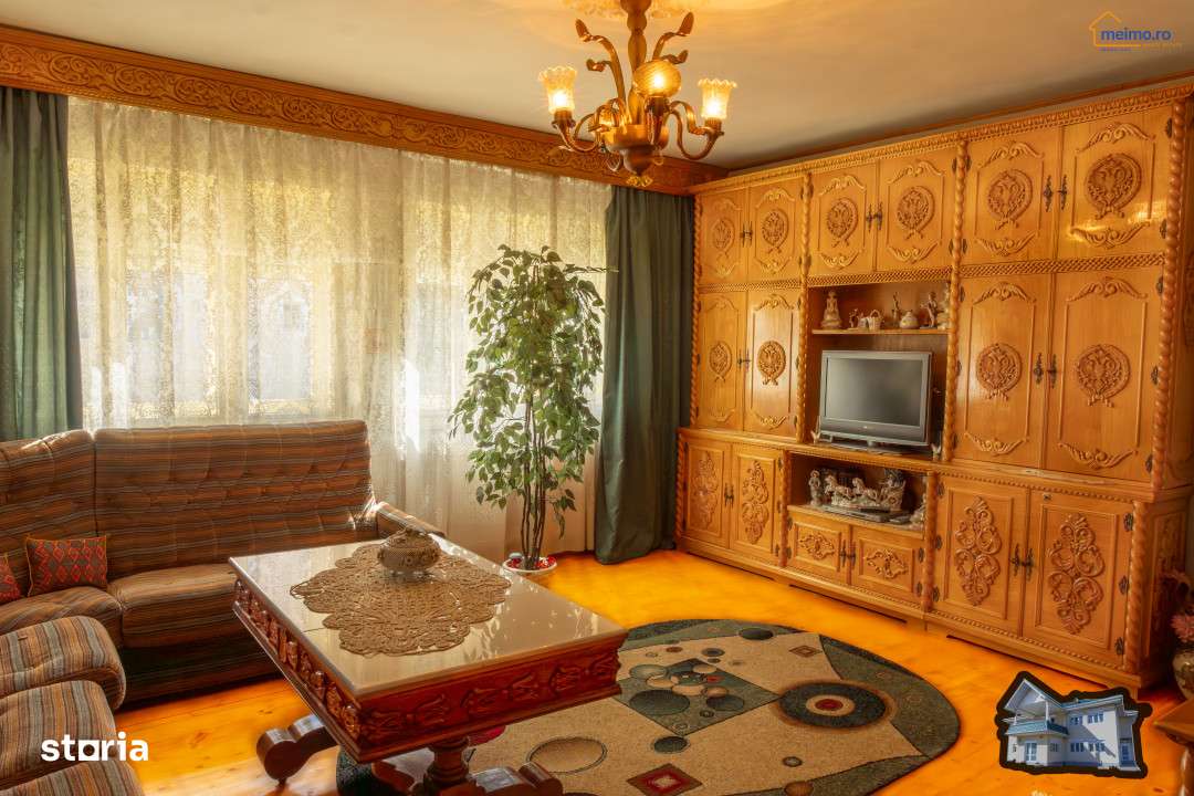 Casa cu etaj in Agas, eleganta clasica si mobila sculptata manual in l - Imagine principală: 4/16