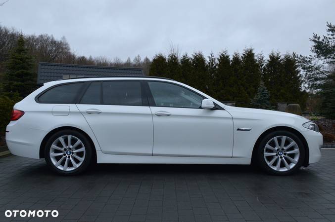 BMW Seria 5 525d Touring Sport-Aut - 9