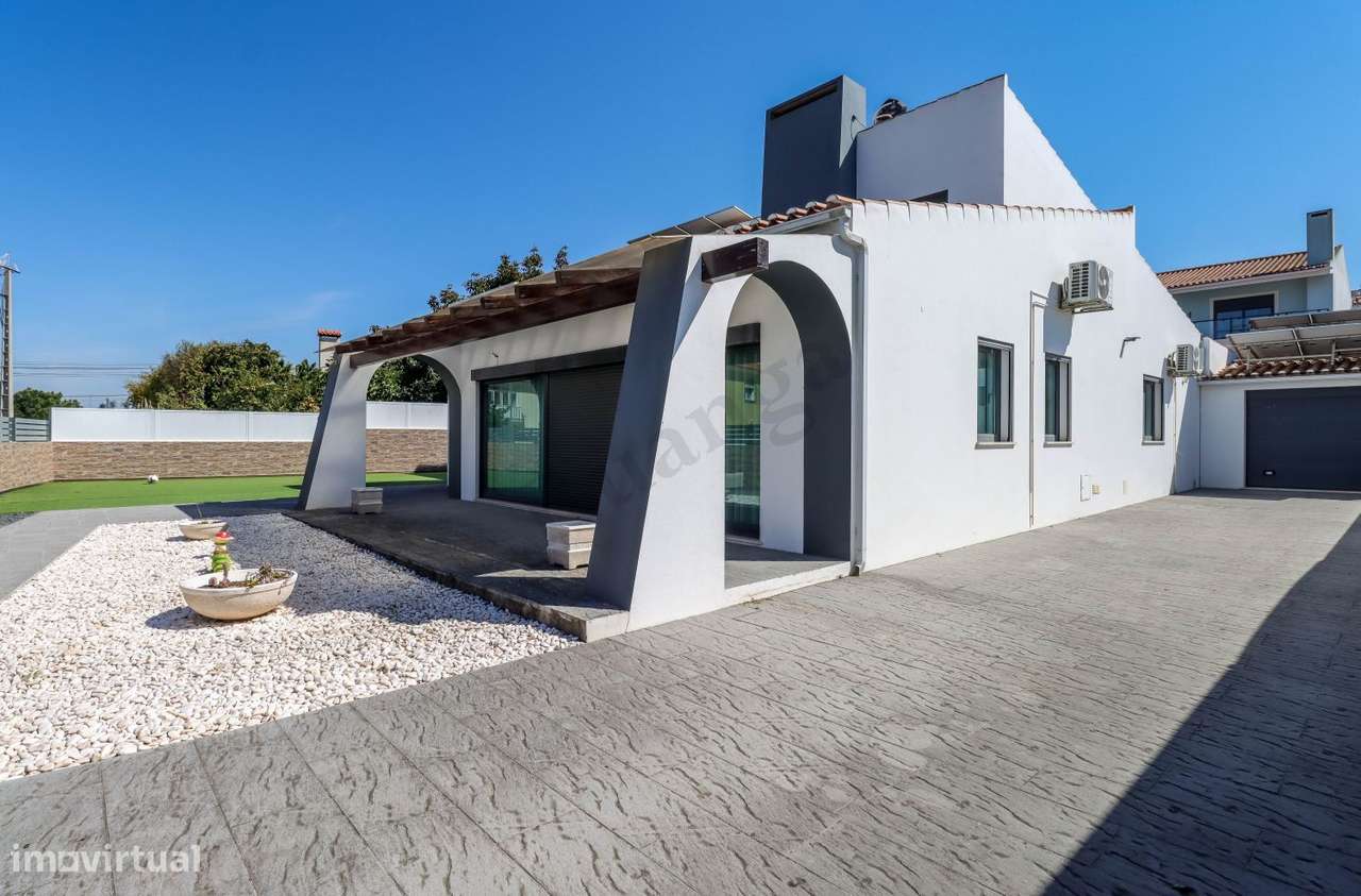 Excelente Moradia  para venda na Aldeia de Santo André-41