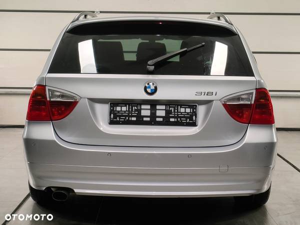 BMW Seria 3 318i - 13