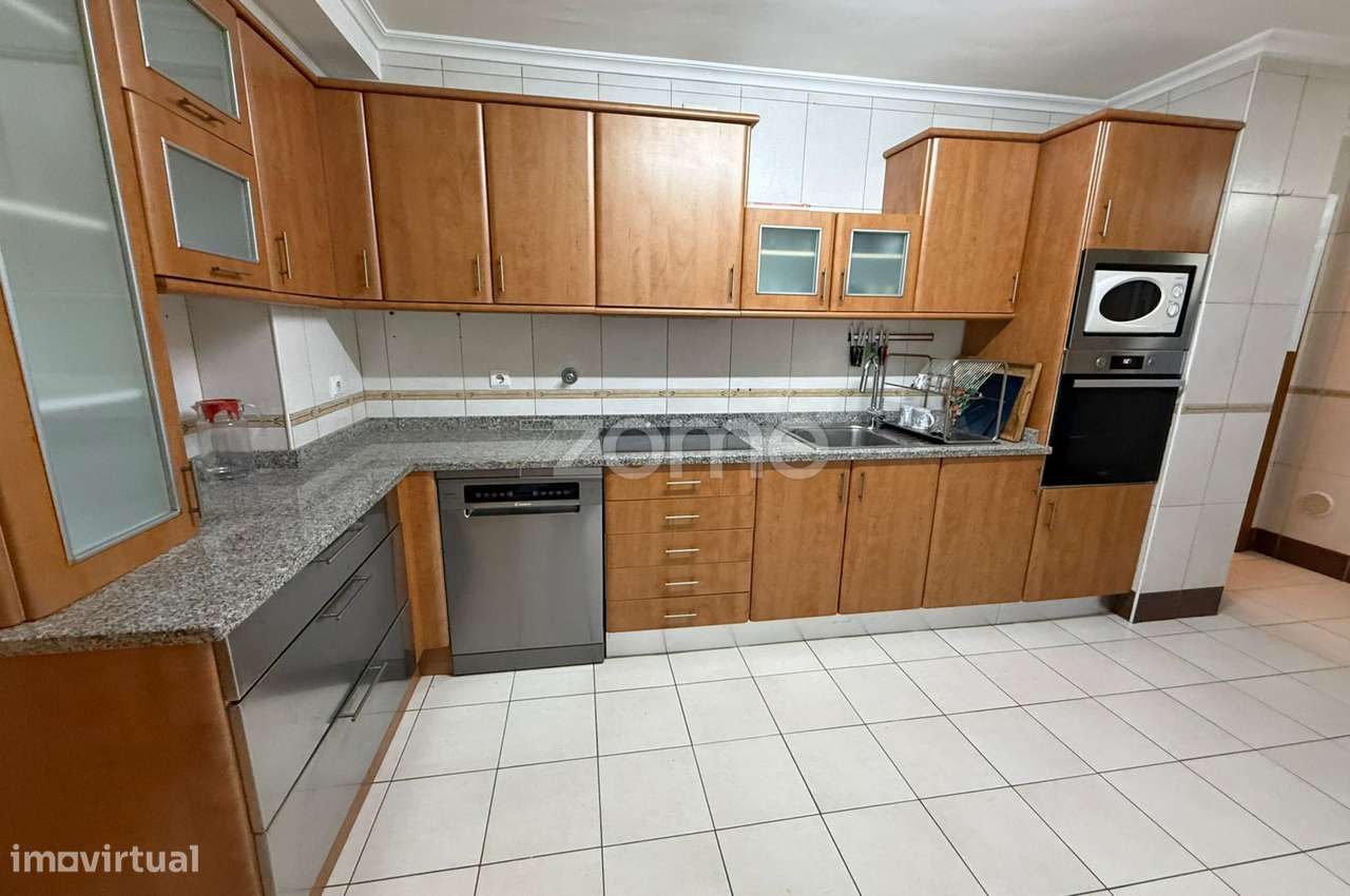 Apartamento T3 Duplex com 136 m2-1