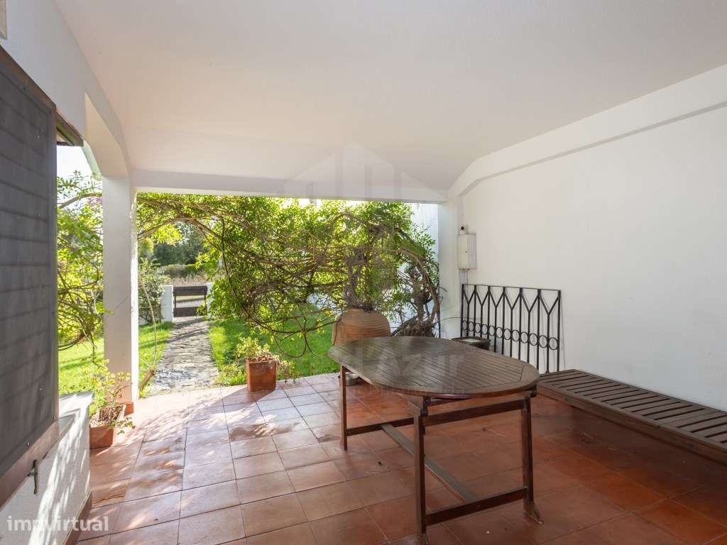 Moradia T4 em Alto das Vinhas-10