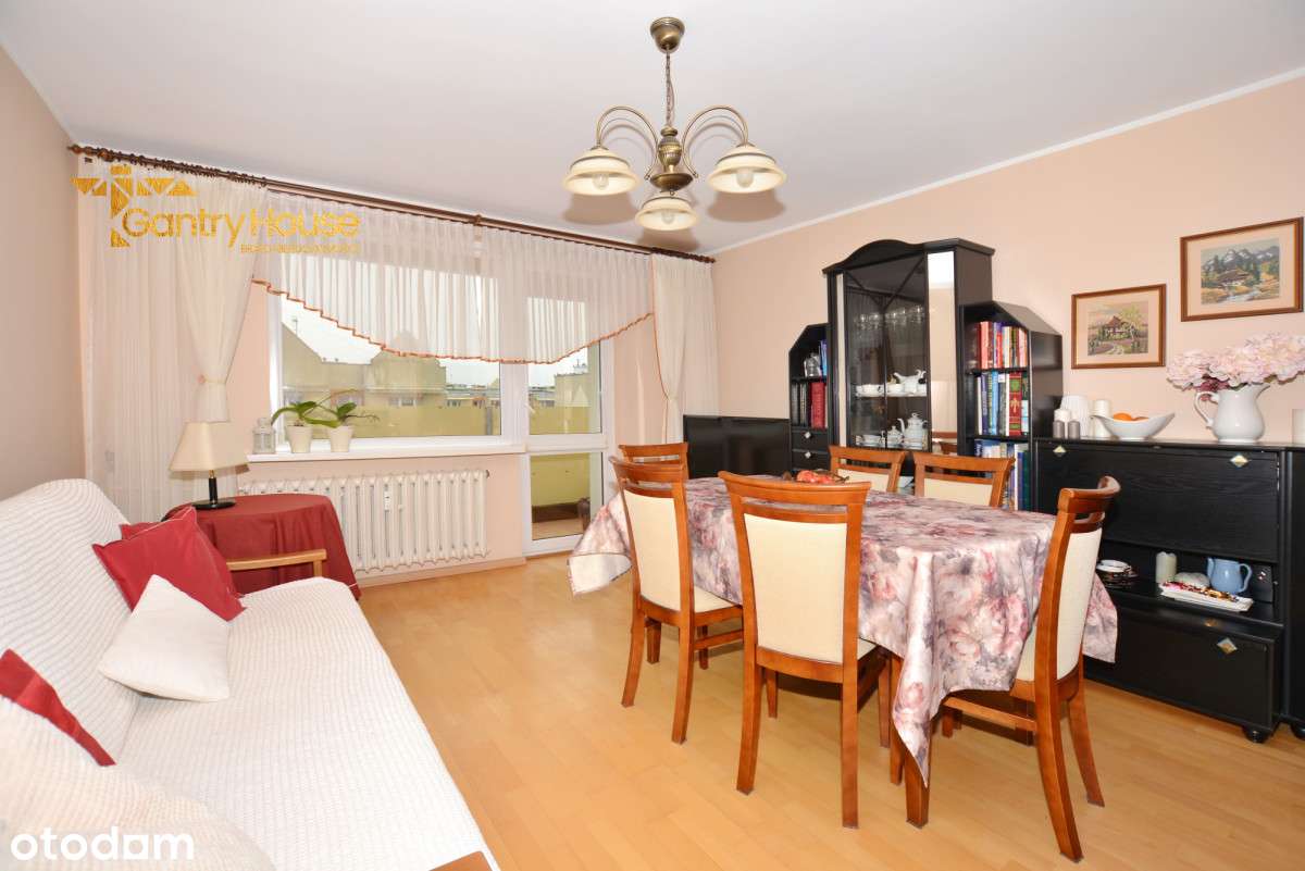 Duże 4-pokojowe mieszkanie na ul. Wyczółkowskiego-0