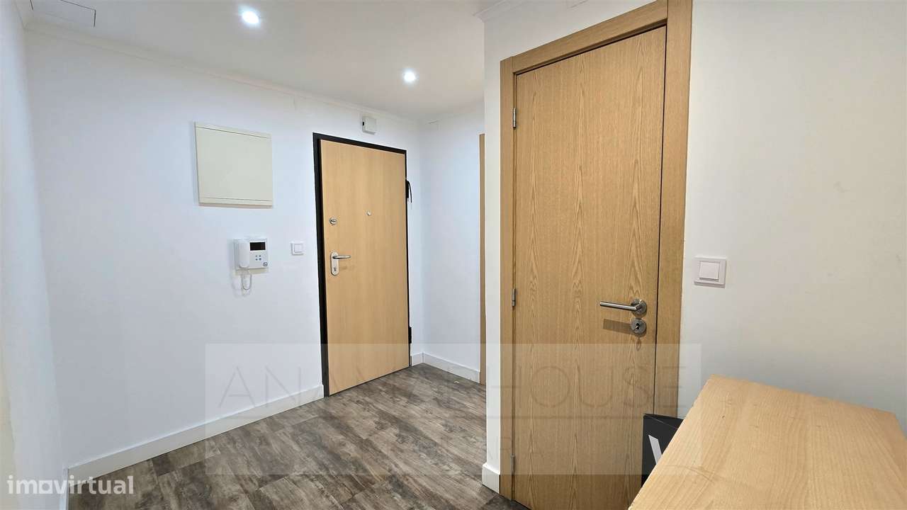 T3 pronto a habitar com parqueamento e arrecadação na Amadora-7