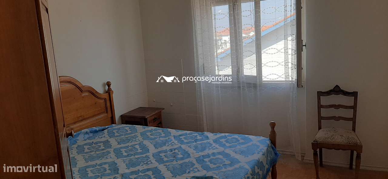 Prédio com 3 Apartamentos-19