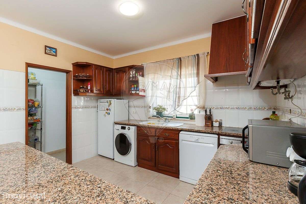 Moradia T4 para venda-9