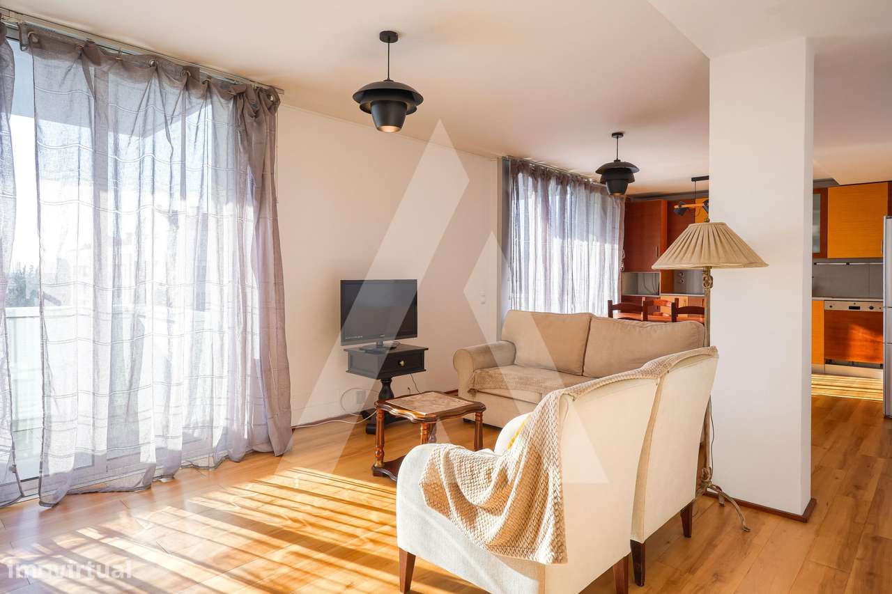 Apartamento T2 duplex e com mezanine  junto ao CC Glicínias - Grande imagem: 2/36