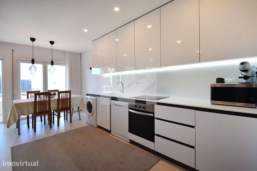 Apartamento T3 | 1ª Linha de Mar | Árvore-12