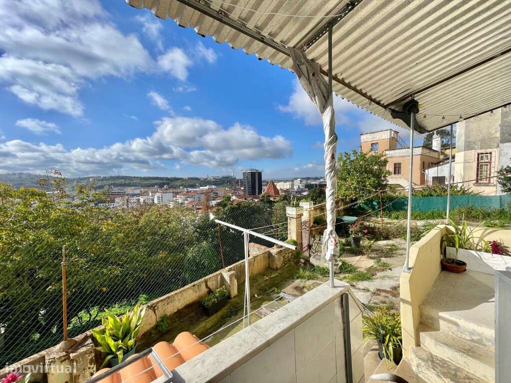 Apartamento T3 em zona da Alta da cidade de Coimbra-10