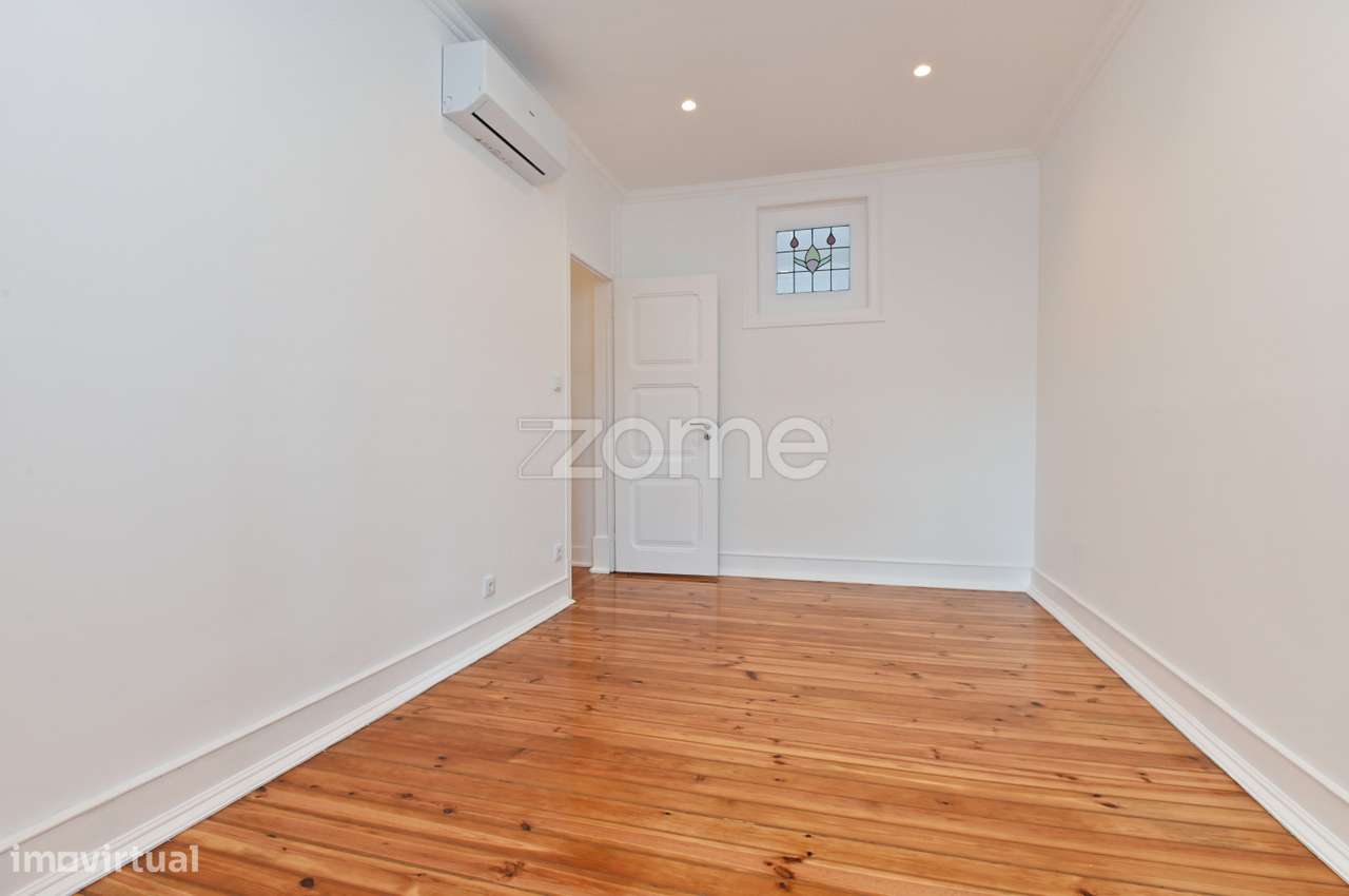 Apartamento T2+1 Renovado na Avenida Almirante Reis-8