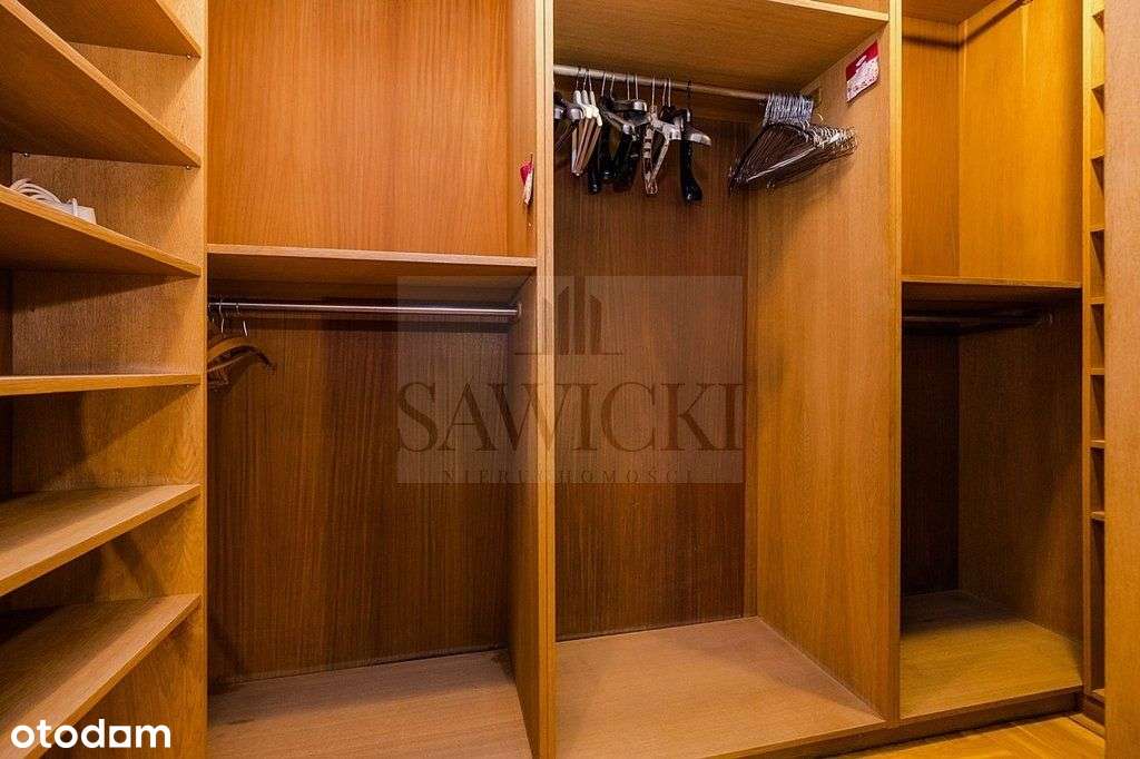 Przestronny, nowoczesny dom jednorodzinny-13