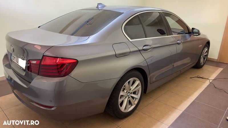 BMW Seria 5 520d AT - 12