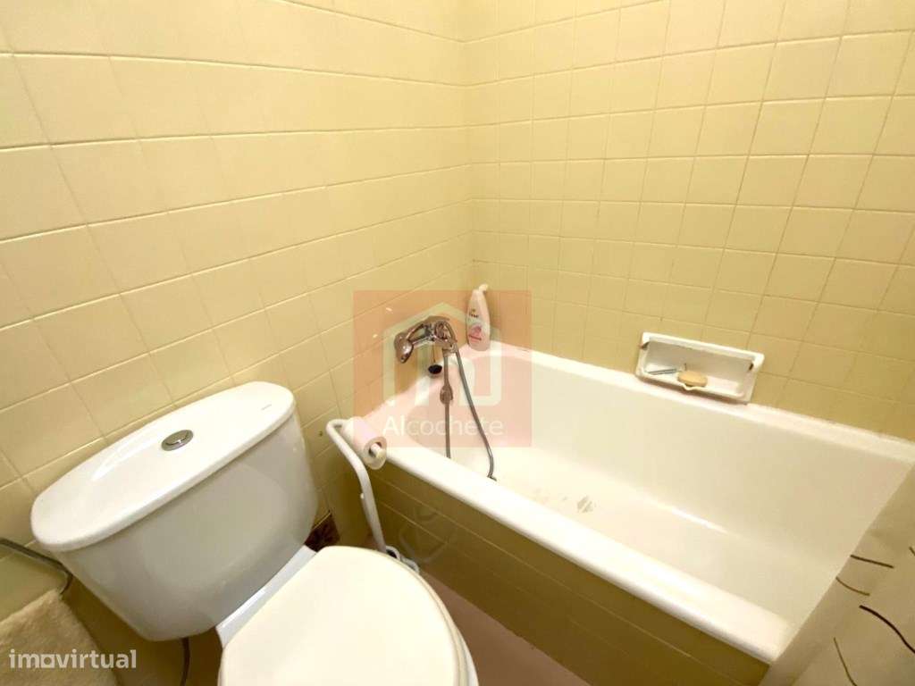 Apartamento T3 na Estrada da Luz, Benfica-23