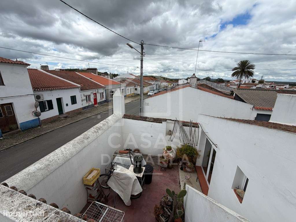 Moradia T5 com quintal e terraço em Vila Alva-30