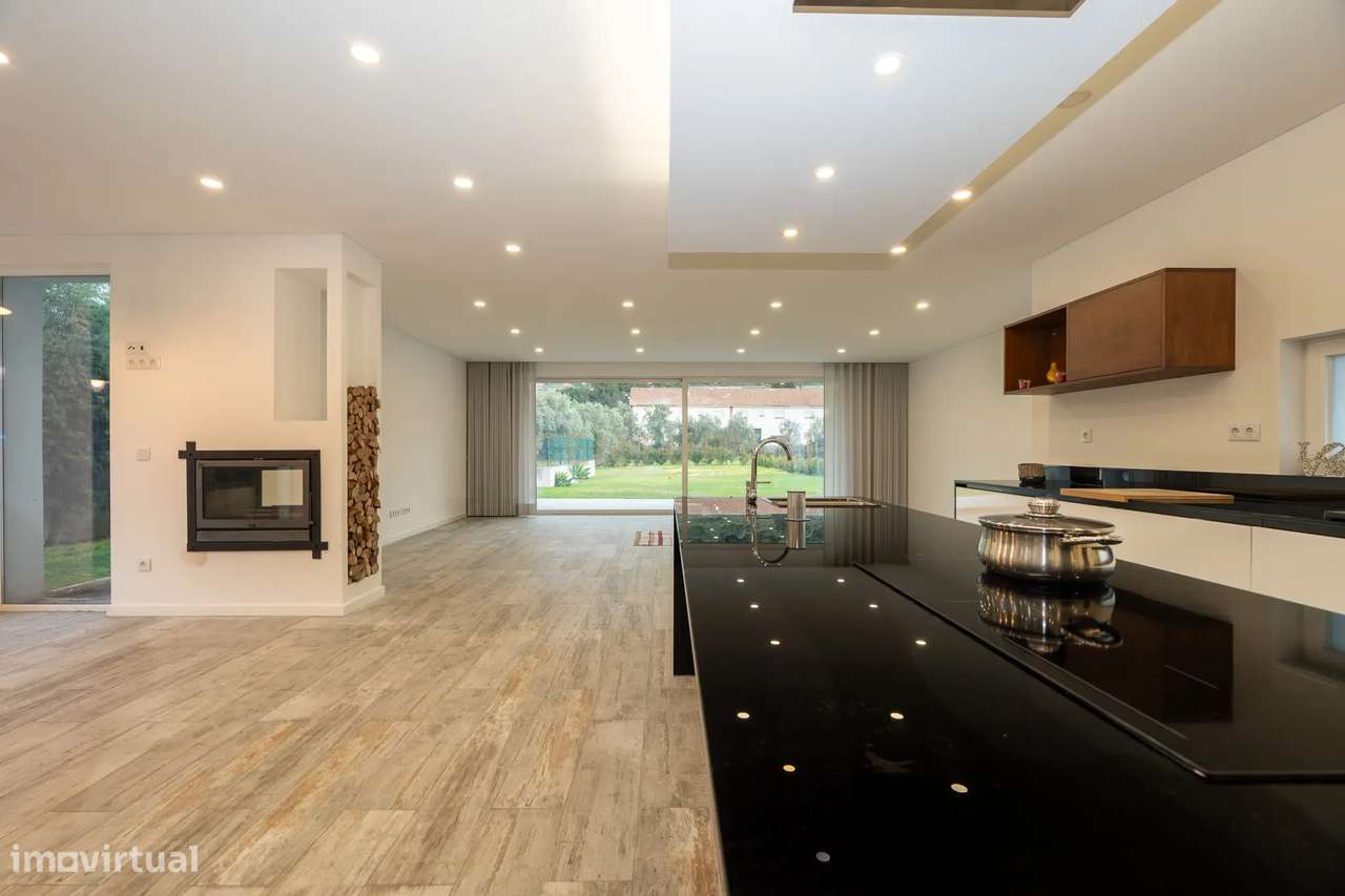 Espetacular Moradia T4 em Caneças - Grande imagem: 4/60