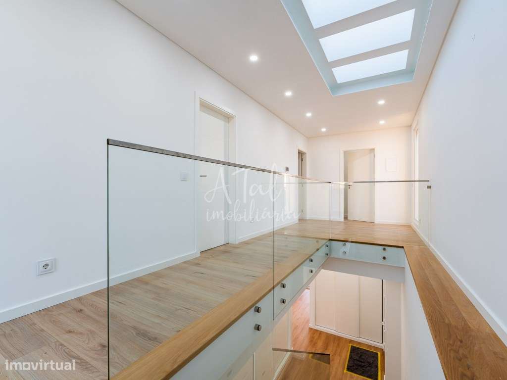 Moradia V4 com piscina em Azeitão-34