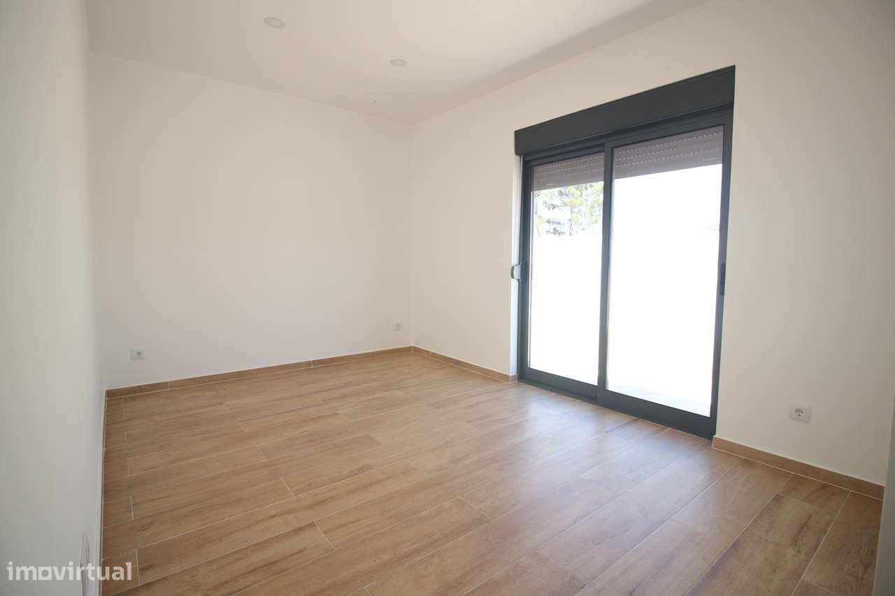 Moradia Térrea T3 Nova em lote de 340m2 em Fernão Ferro-12