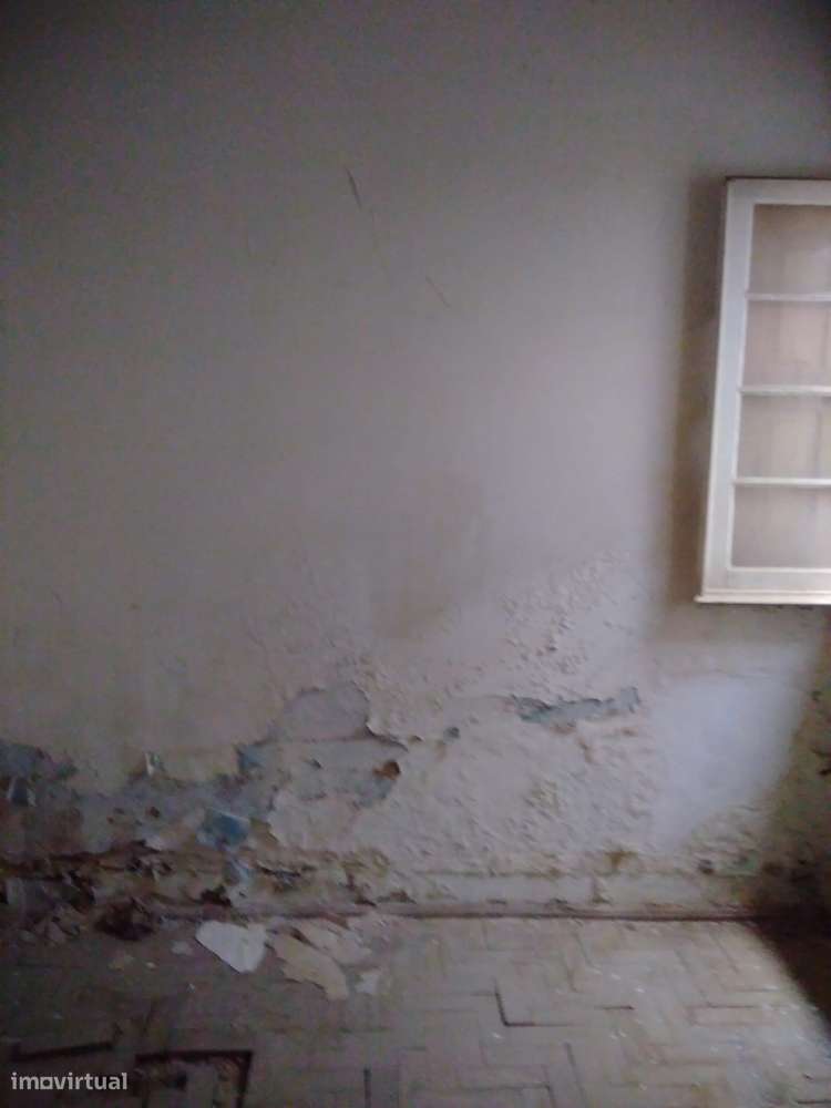 Moradia Para Remodelar Entre Soure E Coimbra