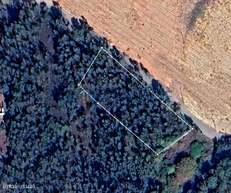 Terreno Urbano 1 768m² em Melres-2