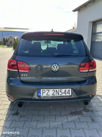 Volkswagen Golf VI 2.0 TSI GTI - 3