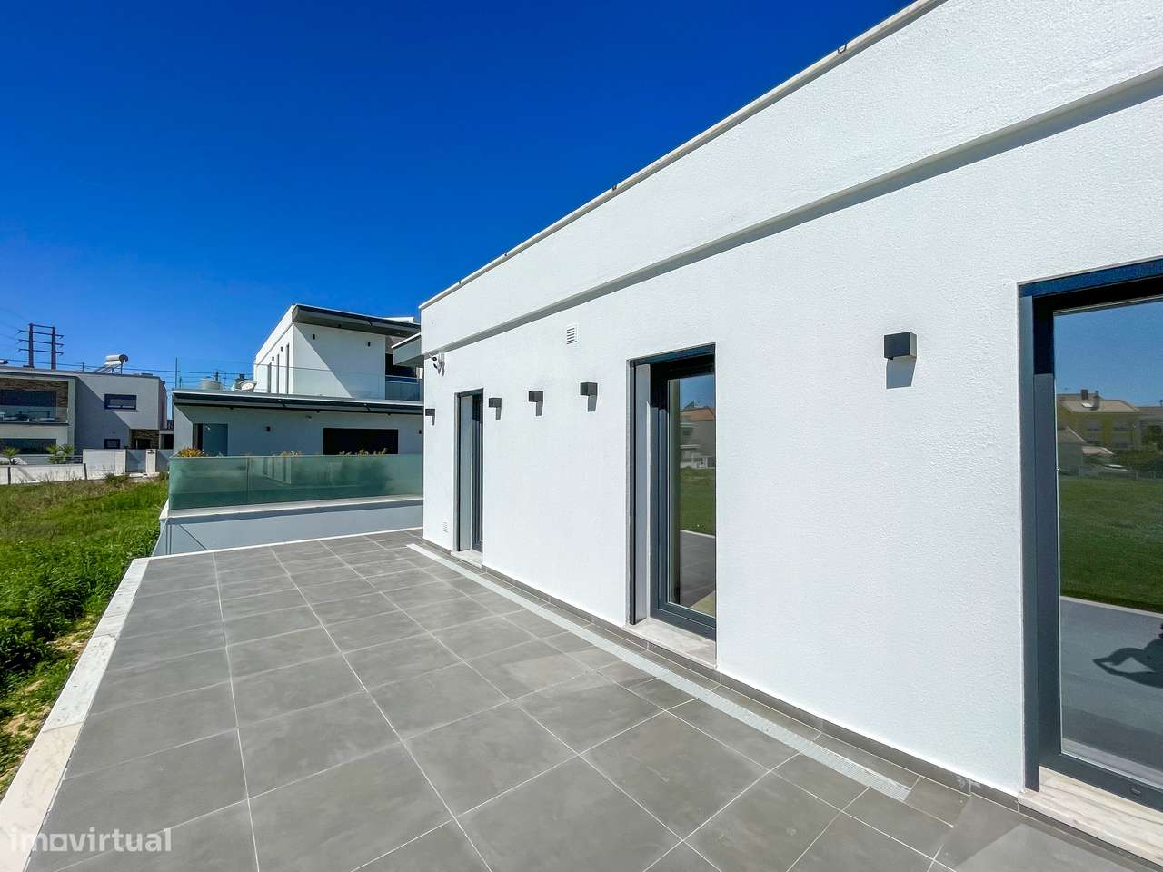 Moradia T4 com Piscina - Santa Iria de Azoia (Bairro da Salvação)-12