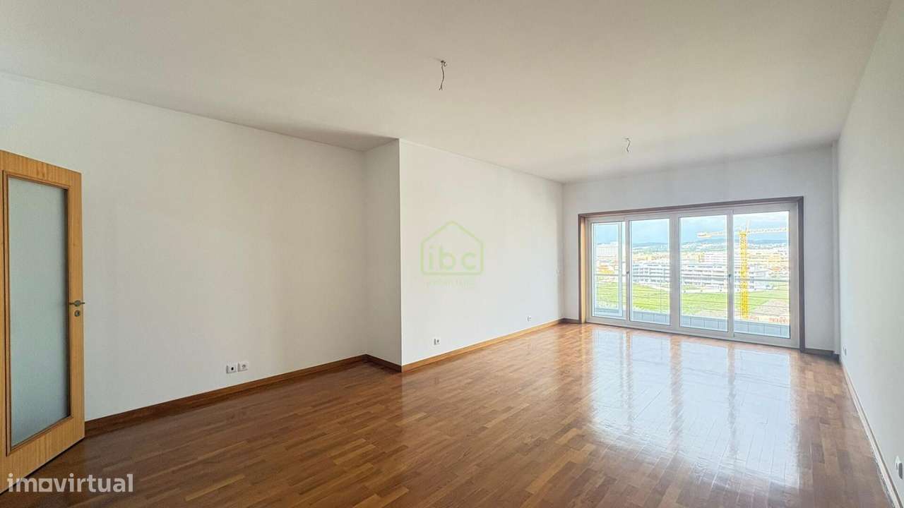 Apartamento T3 Com Garagem A 50 Metros Da Praia Povoa De Varzim