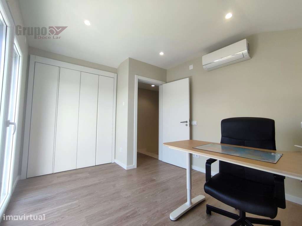 Moradia Geminada T3 Triplex, com Garagem e como Nova em Quinta do C...-22