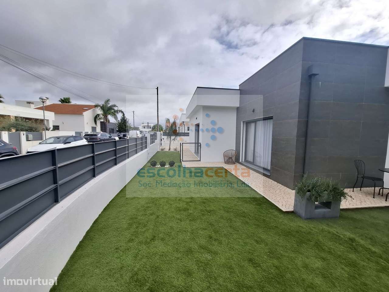 Oportunidade Excelente Moradia Térrea T4 Com Piscina de agua salgada-33