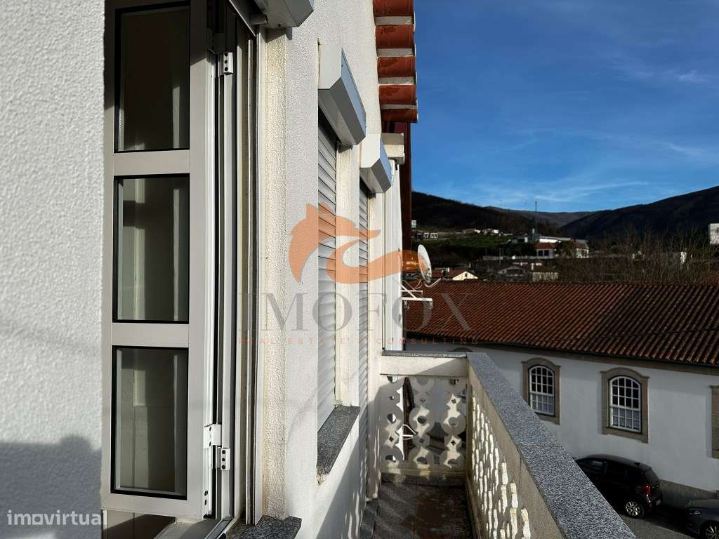 Casa de aldeia com 4 quartos e Alojamento Local ainda a funcionar e...-15