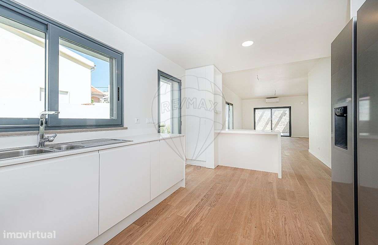 Moradia T4 para venda-5