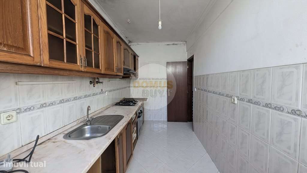 APARTAMENTO T1 | CAVE | PARA REMODELAÇÃO - CRUZ DE PAU - Grande imagem: 2/12