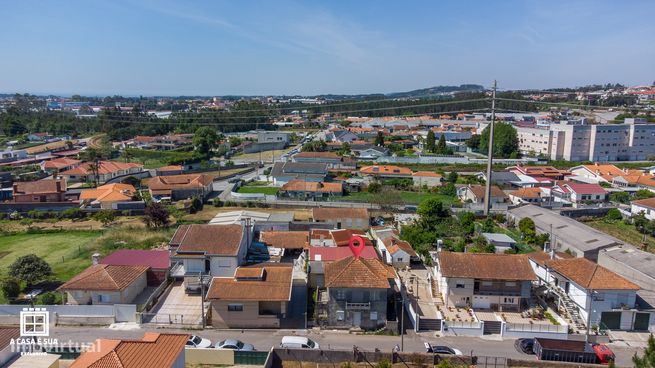 Moradia T3 para reabilitação no centro de Rio Meão, S.M. Feira-27