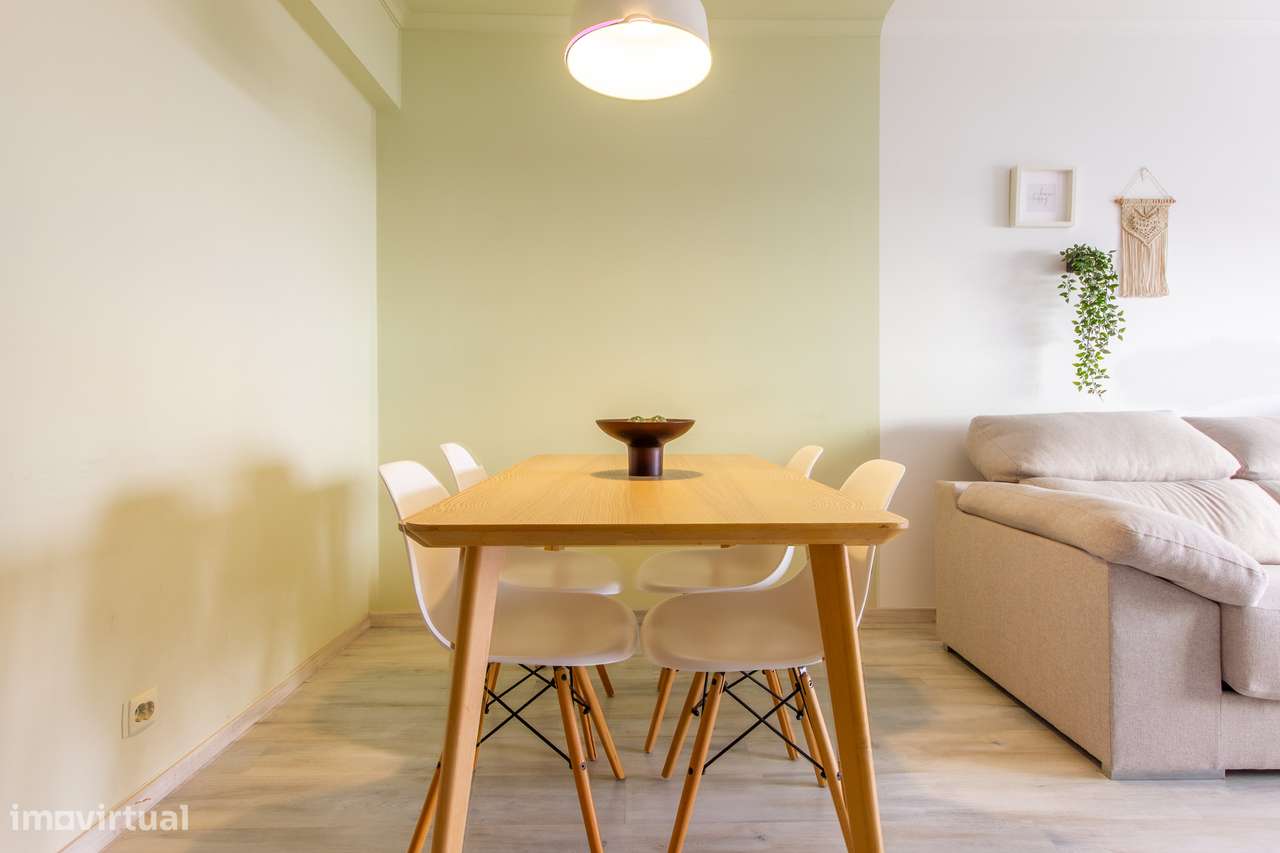 Santa Marta do Pinhal/Corroios-Apartamento de 3 assoalhadas-remodelado-6