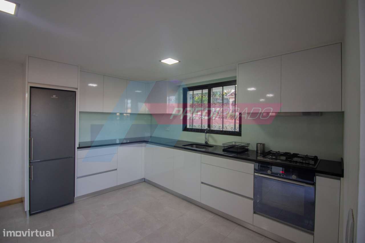 Andar Moradia T2 para Arrendamento - Grande imagem: 3/17