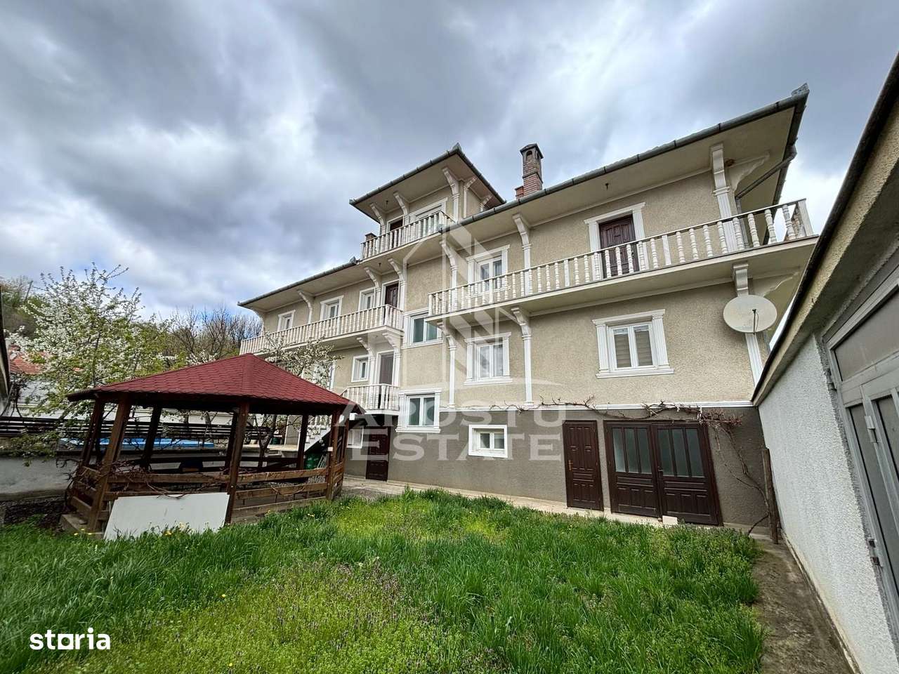 Vila unica, 520 utili, in inima judetului Caras-Severin - Imagine principală: 3/19