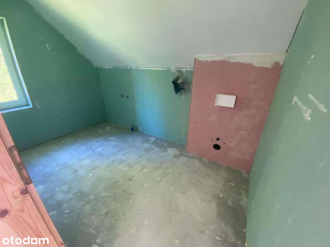 Nowy, przestronny dom w zielonej okolicy-18