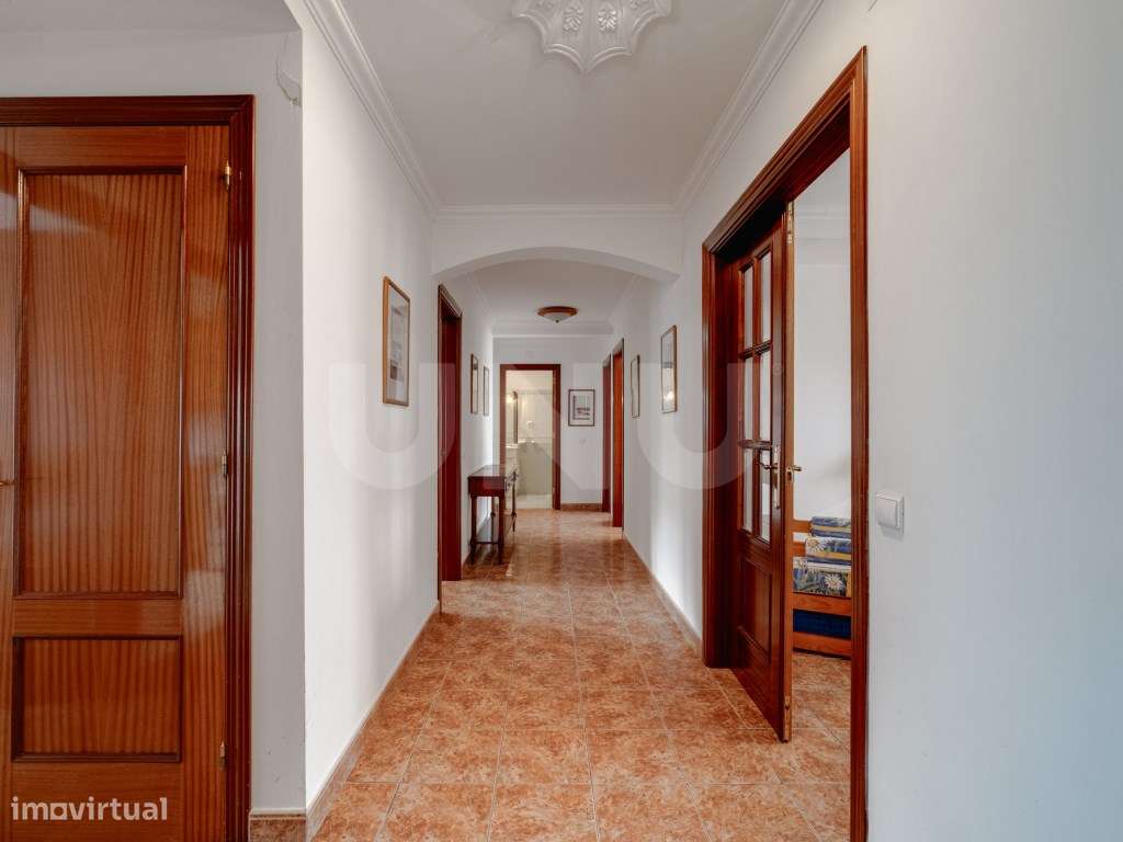 Apartamento T4 no Rés-do-Chão, em Ótimo Estado de Conservação - Grande imagem: 4/24