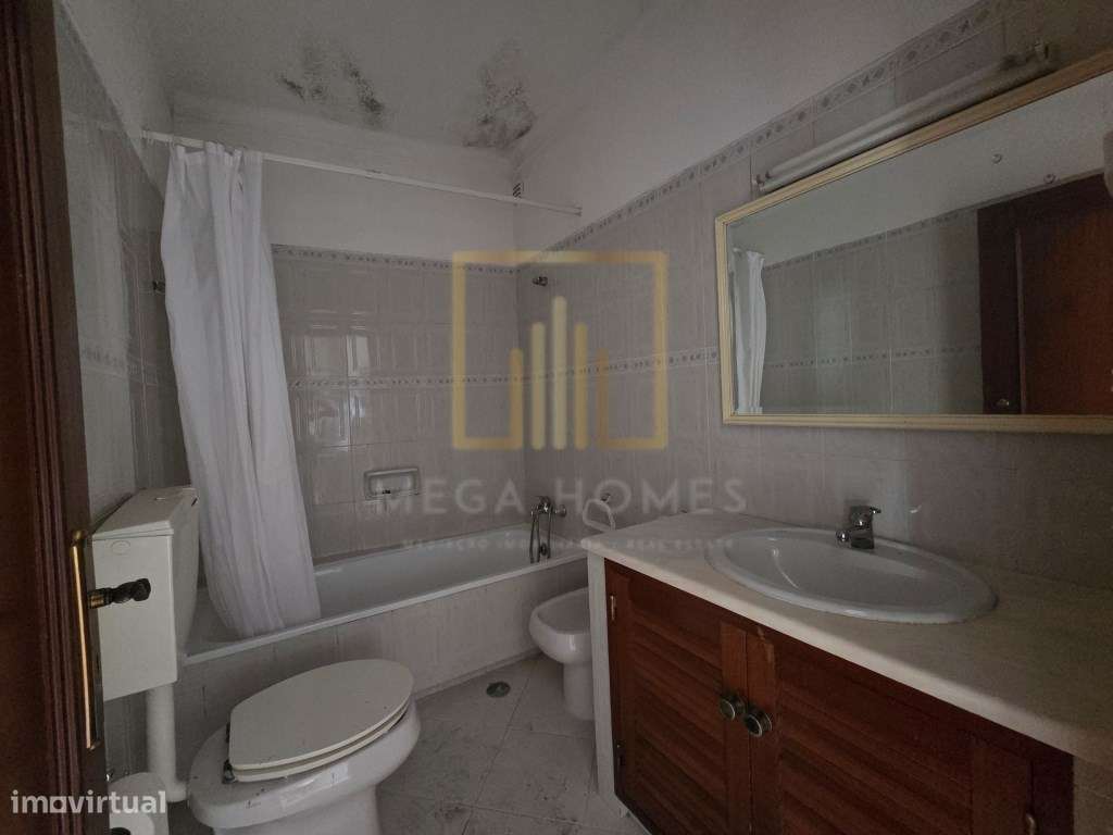 Moradia T5 com piscina + Apartamento T3, em centro de Lagoa (Algarve)-52
