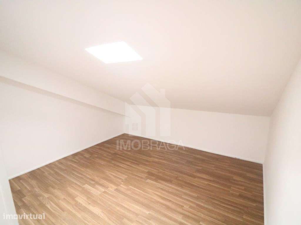 Venda Apartamento T2+1 com Sótão (transformado em T2) - São Vítor, ...-29