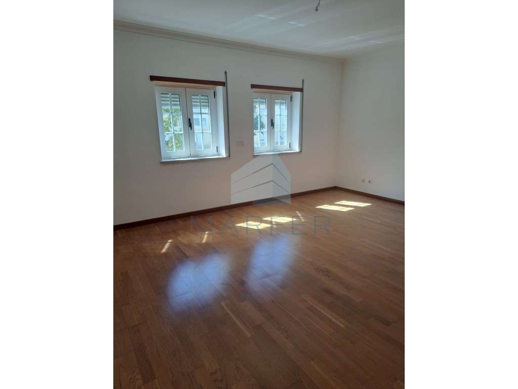 Moradia - T3 Matos Cheirinhos - Grande imagem: 3/13